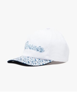 Casquette à fleurs et inscription Rêveuse fille [MISSING]